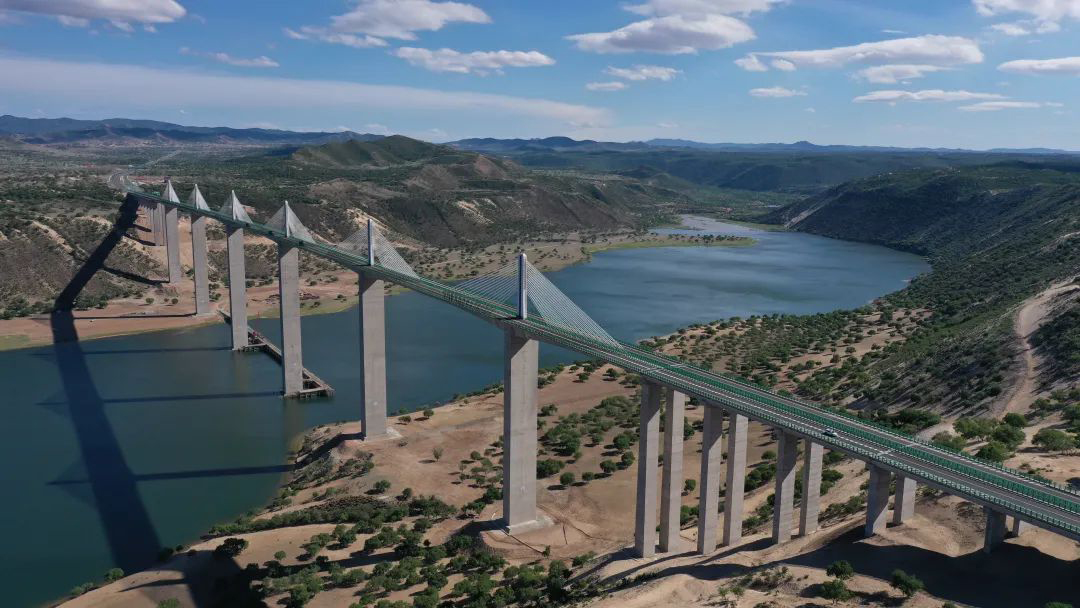 建成通車 | 世界最高、跨徑最大的PC梁多矮塔斜拉橋—中交路建西拉沐淪河特大橋正式通車！